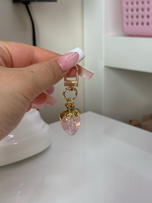 Zlatý přívěsek s jahodou