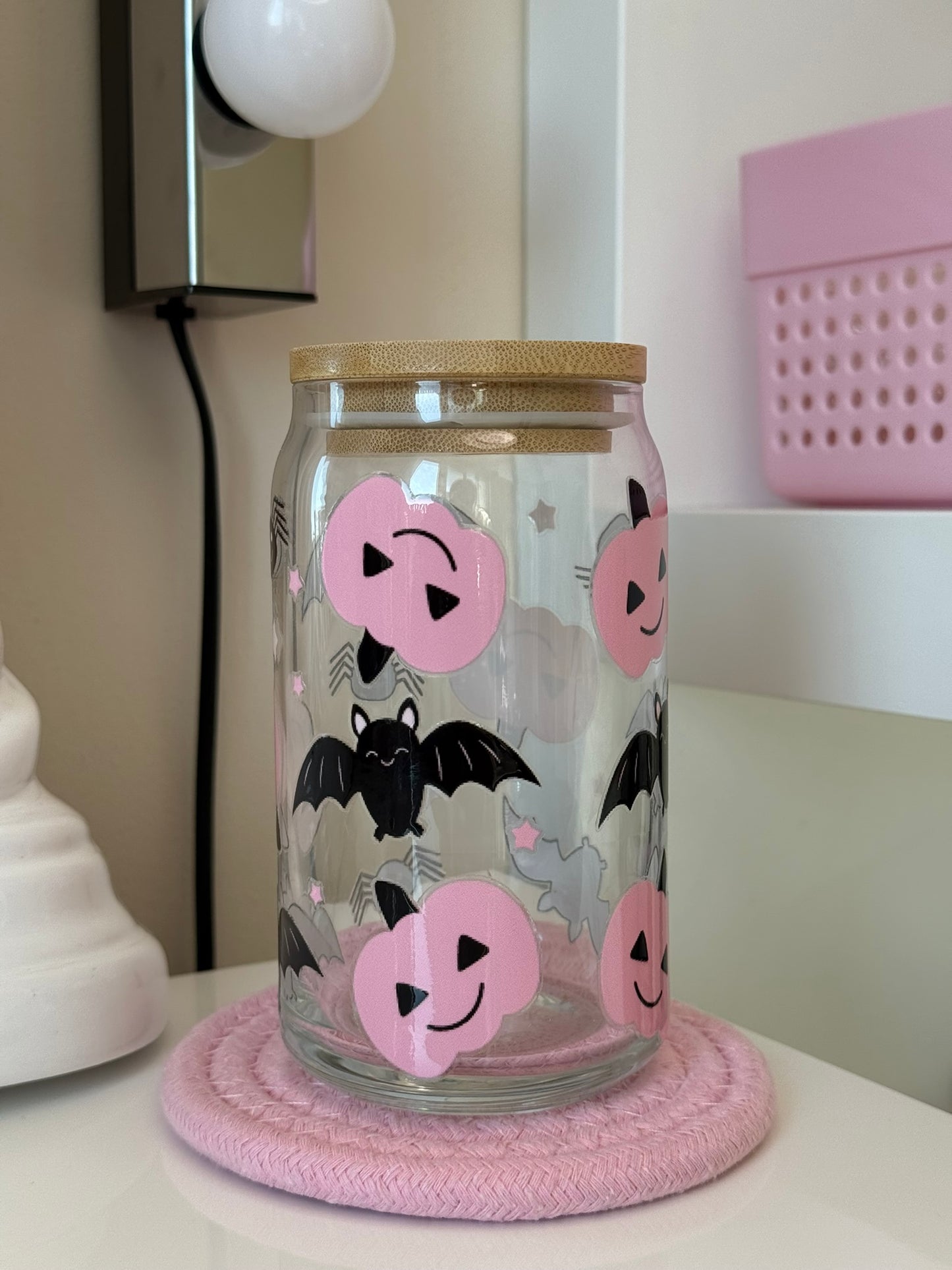 Sklenička s netopírem – Halloween edice