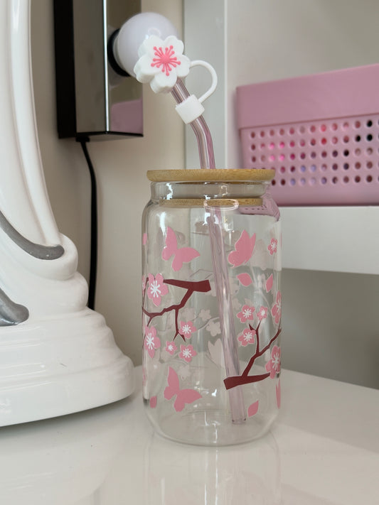 Silikonová čepička na brčko - kytička bílá