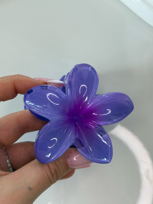 Lesklý květový skřipec do vlasů tmavě Fialový 8cm